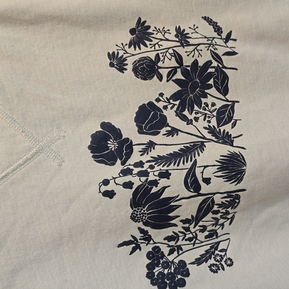 American Eagle Outfitters White Textured Sweatshirt - Picture 2 of 4